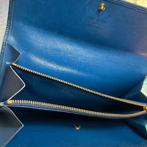 Louis Vuitton Epi wallet - Picture 6 of 9